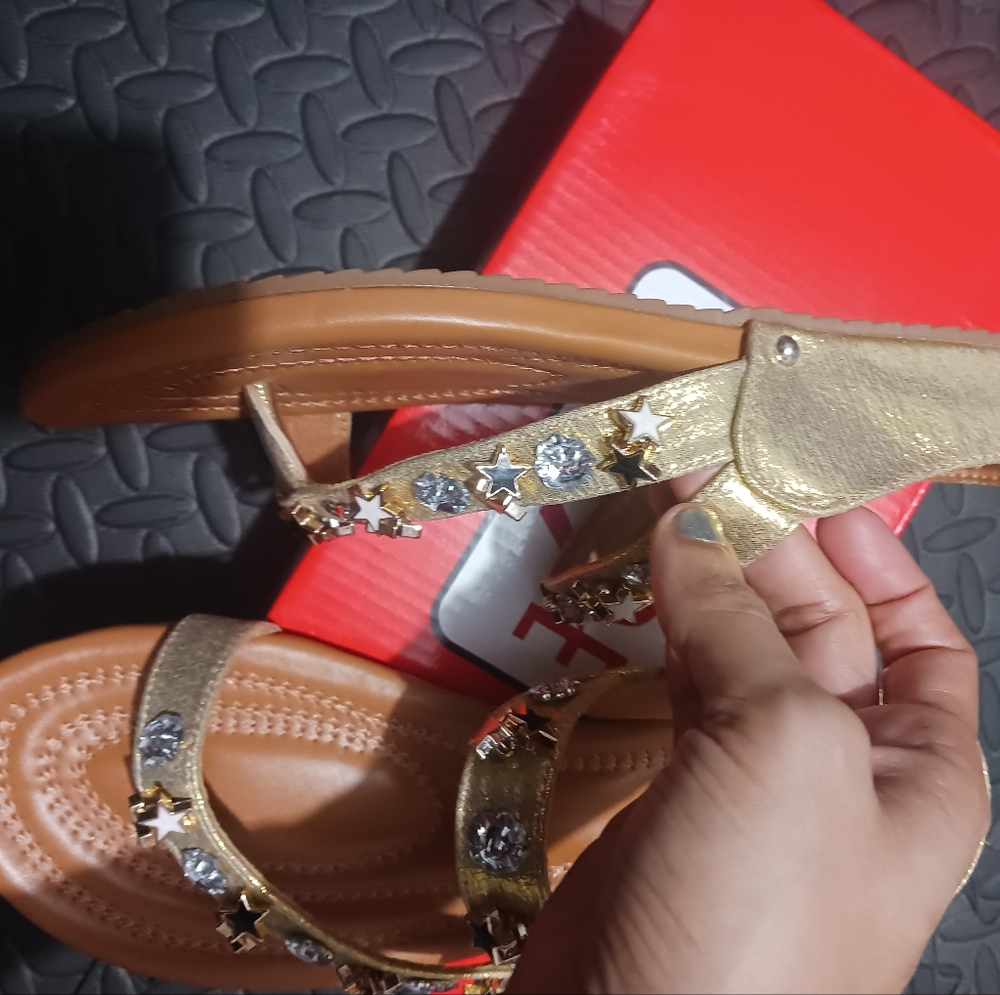 NEW Rouge Women sparkle gold embellished flat sandals - Picture 5 of 7